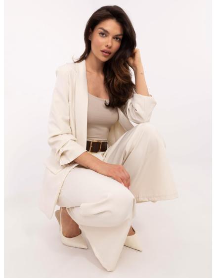 Béžové sako s ramennými vypchávkami