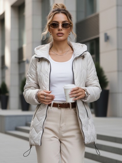 Svetlo šedá