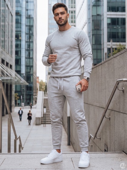 Svetlo šedá