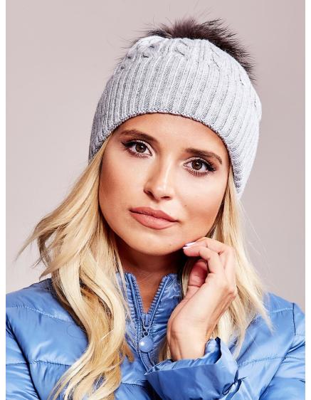 Šedá