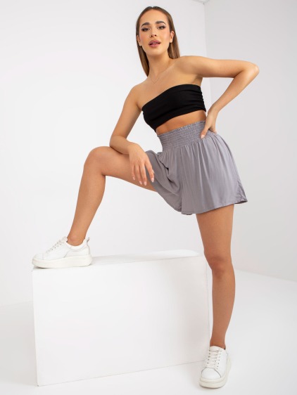 Šedá